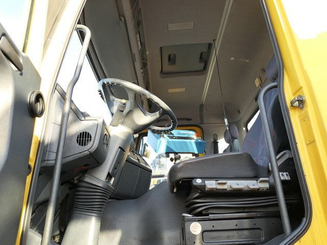 Balayeuse de voirie Mercedes-Benz 2035 AK Actros 4x4, Kehrmaschine Schmidt, Allrad: photos 9
