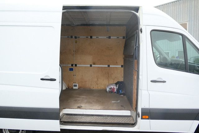 Mercedes-Benz 213 CDI Sprinter 4x2, Klima, 3. Sitz, Holzausbau - Fourgonnette: photos 3 Mercedes-Benz 213 CDI Sprinter 4x2, Klima, 3. Sitz, Holzausbau - Fourgonnette: photos 3