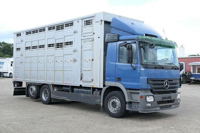 Mercedes-Benz 2541 L Actros 6x2, Finkl, 3 Stock,Kombi Liner XL - Camion chevaux: photos 4 Mercedes-Benz 2541 L Actros 6x2, Finkl, 3 Stock,Kombi Liner XL - Camion chevaux: photos 4