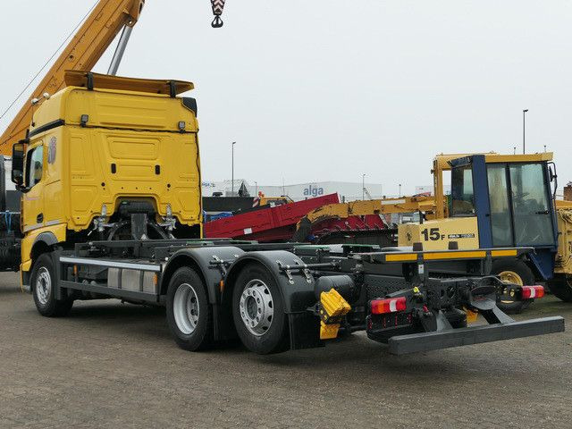 Mercedes-Benz 2546 L 6x2, MP4, 2x Schlafliege, Bullfänger, AC - Camion porte-conteneur/ Caisse mobile: photos 4 Mercedes-Benz 2546 L 6x2, MP4, 2x Schlafliege, Bullfänger, AC - Camion porte-conteneur/ Caisse mobile: photos 4