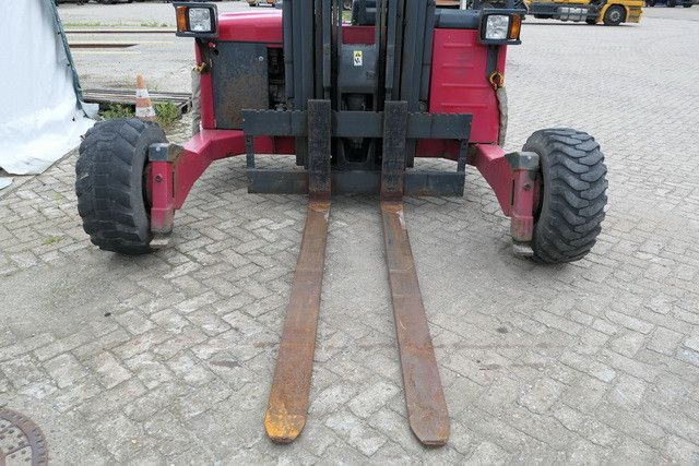 Moffett M4 25.3, Mitnahmestapler, 2.500kg, 3m Hubhöhe - Chariot embarqué: photos 3 Moffett M4 25.3, Mitnahmestapler, 2.500kg, 3m Hubhöhe - Chariot embarqué: photos 3