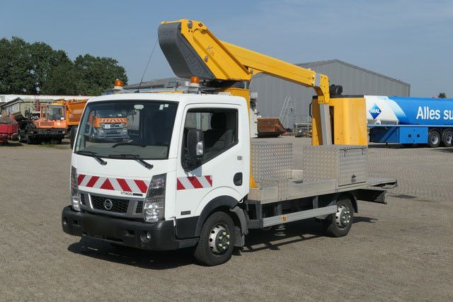 Nissan 32.12 4x2, 11m Arbeitshühe, Klima, 3x am Lager - Camion avec nacelle, Véhicule utilitaire: photos 4 Nissan 32.12 4x2, 11m Arbeitshühe, Klima, 3x am Lager - Camion avec nacelle, Véhicule utilitaire: photos 4