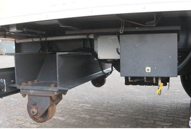 Sommer 2-Achser, elektr. Rolltor, BPW, 11.000mm lang - Semi-remorque fourgon: photos 5 Sommer 2-Achser, elektr. Rolltor, BPW, 11.000mm lang - Semi-remorque fourgon: photos 5