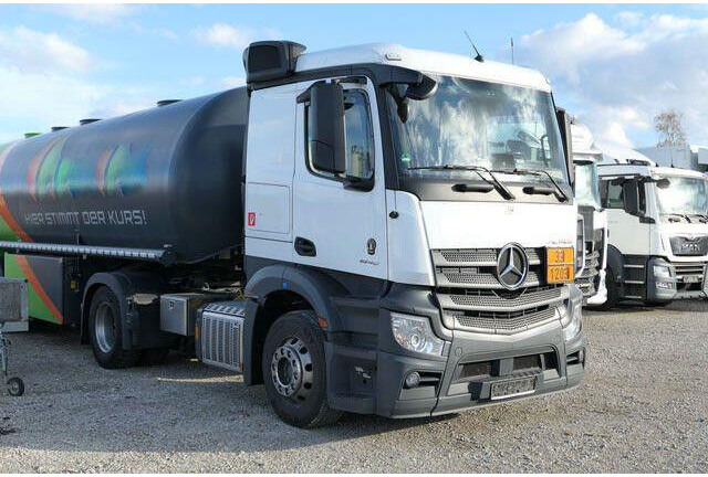 Mercedes-Benz 1846 Actros 4x2, Hydr., ADR, Leicht, Klima, Navi - Tracteur routier: photos 4 Mercedes-Benz 1846 Actros 4x2, Hydr., ADR, Leicht, Klima, Navi - Tracteur routier: photos 4