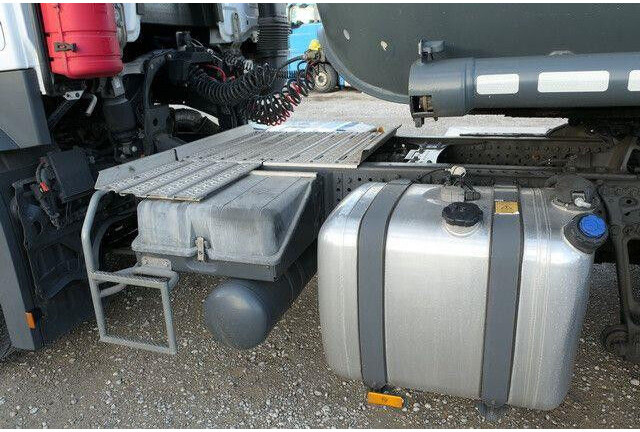 Mercedes-Benz 1846 Actros 4x2, Hydr., ADR, Leicht, Klima, Navi - Tracteur routier: photos 3 Mercedes-Benz 1846 Actros 4x2, Hydr., ADR, Leicht, Klima, Navi - Tracteur routier: photos 3