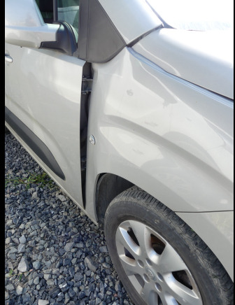 Voiture Opel Combo LIFE (2020-164.299 km-VIN:WOVECYHYLJ618520) - Autre matériel: photos 3 Voiture Opel Combo LIFE (2020-164.299 km-VIN:WOVECYHYLJ618520) - Autre matériel: photos 3