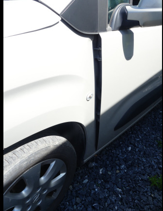 Voiture Opel Combo LIFE (2020-164.299 km-VIN:WOVECYHYLJ618520) - Autre matériel: photos 4 Voiture Opel Combo LIFE (2020-164.299 km-VIN:WOVECYHYLJ618520) - Autre matériel: photos 4