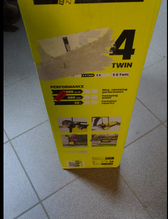 Balayeuse mécanique KARCHER S 4 Twin - Balayeuse industrielle: photos 4 Balayeuse mécanique KARCHER S 4 Twin - Balayeuse industrielle: photos 4