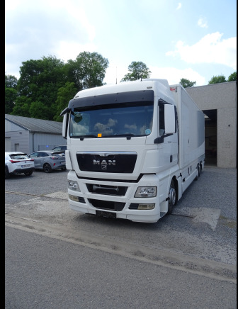 Camion MAN TGX26.400 (2009-731.695 km-VIN:WMA21XZZ7AW137860) - Camion fourgon: photos 2 Camion MAN TGX26.400 (2009-731.695 km-VIN:WMA21XZZ7AW137860) - Camion fourgon: photos 2