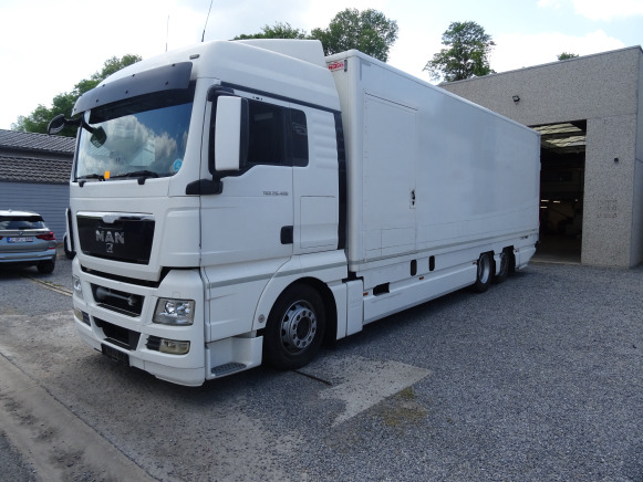 Camion MAN TGX26.400 (2009-731.695 km-VIN:WMA21XZZ7AW137860) - Camion fourgon: photos 3 Camion MAN TGX26.400 (2009-731.695 km-VIN:WMA21XZZ7AW137860) - Camion fourgon: photos 3