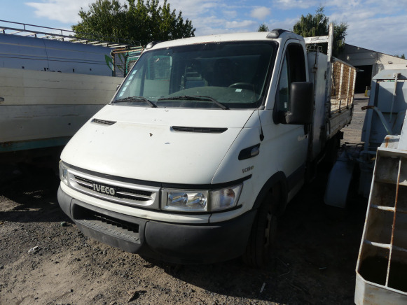 Camionnette benne basculante Iveco 35C10 (2006-196.690 km) - Véhicule utilitaire benne: photos 1 Camionnette benne basculante Iveco 35C10 (2006-196.690 km) - Véhicule utilitaire benne: photos 1