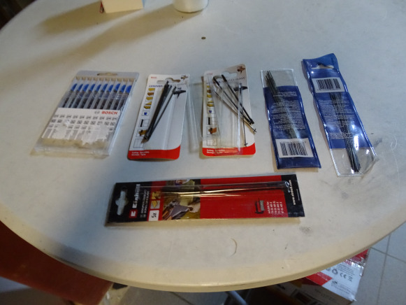 Coffret de 10 lames basic métal BOSCH T18A, T18B, T18G, Divers - Matériel de chantier: photos 1 Coffret de 10 lames basic métal BOSCH T18A, T18B, T18G, Divers - Matériel de chantier: photos 1