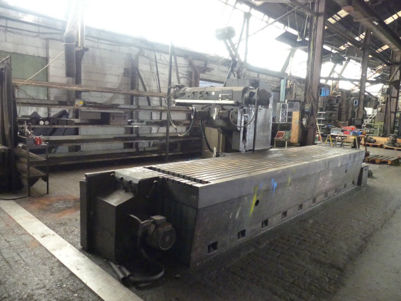 Fraiseuse universelle CNC 3 axes Huron RU 881 - Fraiseuse: photos 2 Fraiseuse universelle CNC 3 axes Huron RU 881 - Fraiseuse: photos 2