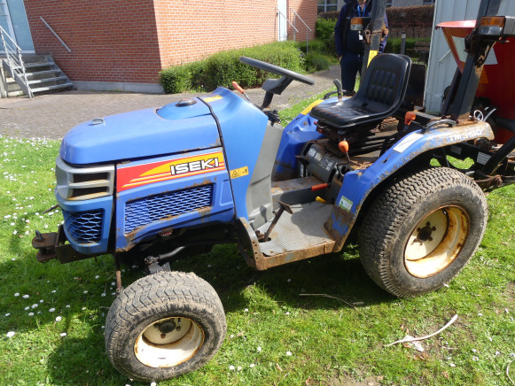 Mini tracteur Iseki TM3160F - Tracteur agricole: photos 1 Mini tracteur Iseki TM3160F - Tracteur agricole: photos 1