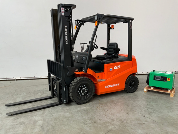 Chariot élévateur électrique Noblelift FE4P25QC 2024 Chariot élévateur 2.5T: photos 1
