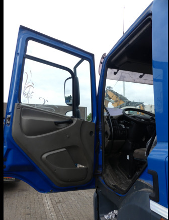 REF:1415 - Camion porte-container avec grue DAF AX85 MC5-7-5 (2009-532.626 km) - Camion ampliroll, Camion grue: photos 5 REF:1415 - Camion porte-container avec grue DAF AX85 MC5-7-5 (2009-532.626 km) - Camion ampliroll, Camion grue: photos 5