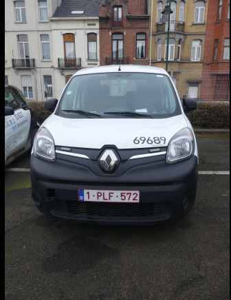 REF:69689 - Voiture pickup électrique Renault FW (accidenté) - Pick-up: photos 2 REF:69689 - Voiture pickup électrique Renault FW (accidenté) - Pick-up: photos 2