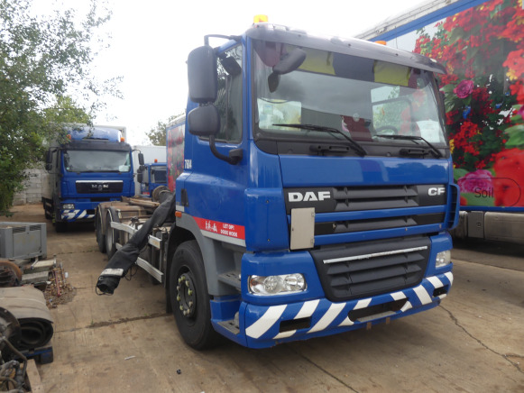 REF:7604 - Camion porte-container DAF FASCF 85 (2012-513.421 km) - Camion ampliroll: photos 2 REF:7604 - Camion porte-container DAF FASCF 85 (2012-513.421 km) - Camion ampliroll: photos 2