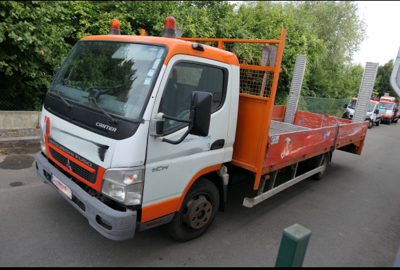 REF:imat : 1-GEM-321 - Camion plateau Mitsubishi (2006-250.346 km) - Camion plateau: photos 1 REF:imat : 1-GEM-321 - Camion plateau Mitsubishi (2006-250.346 km) - Camion plateau: photos 1