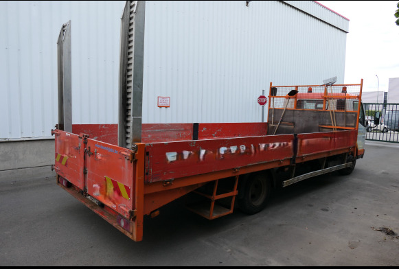 REF:imat : 1-GEM-321 - Camion plateau Mitsubishi (2006-250.346 km) - Camion plateau: photos 3 REF:imat : 1-GEM-321 - Camion plateau Mitsubishi (2006-250.346 km) - Camion plateau: photos 3