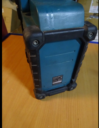 Radio MAKITA DMR112 IP64 Bluetooth DAB+ - Outil/ Équipement: photos 4 Radio MAKITA DMR112 IP64 Bluetooth DAB+ - Outil/ Équipement: photos 4