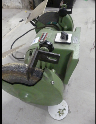 Touret à meuler double tété Métabo DS 7226D, Table de travail pliante Black&Decker (9714-040) - Machine à métaux: photos 4 Touret à meuler double tété Métabo DS 7226D, Table de travail pliante Black&Decker (9714-040) - Machine à métaux: photos 4