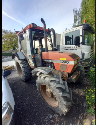 Tracteur Case International 4240XLA - Tracteur agricole: photos 3 Tracteur Case International 4240XLA - Tracteur agricole: photos 3