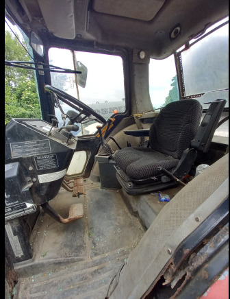 Tracteur Case International 4240XLA - Tracteur agricole: photos 1 Tracteur Case International 4240XLA - Tracteur agricole: photos 1