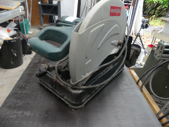 Tronçonneuse à métaux portative Metabo CS 23-355 - Machine à métaux: photos 3 Tronçonneuse à métaux portative Metabo CS 23-355 - Machine à métaux: photos 3