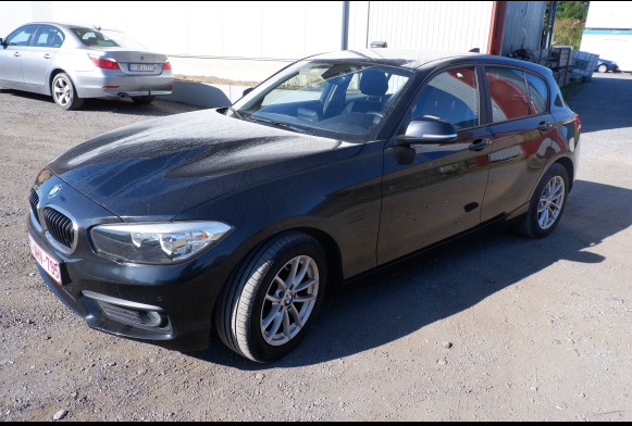Voiture BMW 118.i - Voiture à hayon: photos 1 Voiture BMW 118.i - Voiture à hayon: photos 1