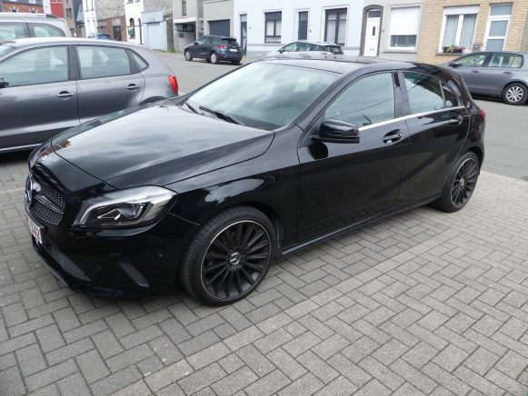 Voiture Mercedes-Benz A 180 (2018-99.600 km-VIN:WDD1760121J776850) - Voiture: photos 1 Voiture Mercedes-Benz A 180 (2018-99.600 km-VIN:WDD1760121J776850) - Voiture: photos 1