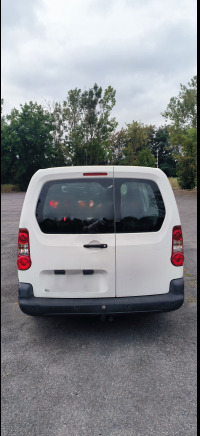 Voiture Peugeot Partner (2011-171.000 km-VIN:VF37F9HXCBJ532637) - Fourgonnette: photos 3 Voiture Peugeot Partner (2011-171.000 km-VIN:VF37F9HXCBJ532637) - Fourgonnette: photos 3