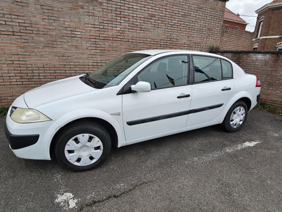 Voiture Renault Megane (2008-96.479 km-VIN:VF1LM1S0H40530344) - Voiture: photos 3 Voiture Renault Megane (2008-96.479 km-VIN:VF1LM1S0H40530344) - Voiture: photos 3