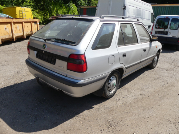 Voiture Skoda Felicia Break (1999-134.345 km) - Voiture: photos 5 Voiture Skoda Felicia Break (1999-134.345 km) - Voiture: photos 5