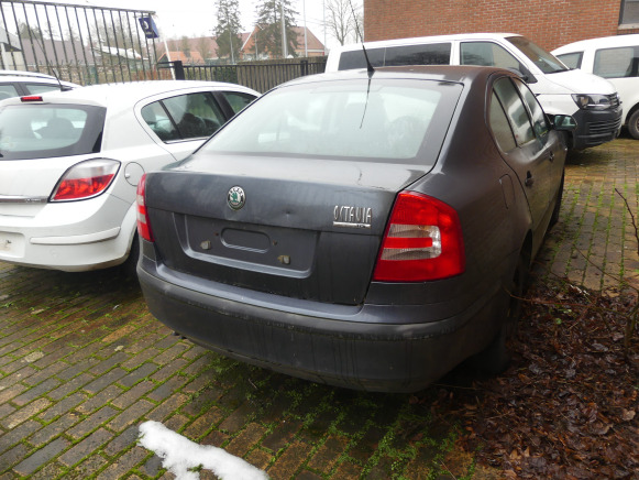 Voiture Skoda Octavia (2007-111.444 km) - Voiture: photos 3 Voiture Skoda Octavia (2007-111.444 km) - Voiture: photos 3