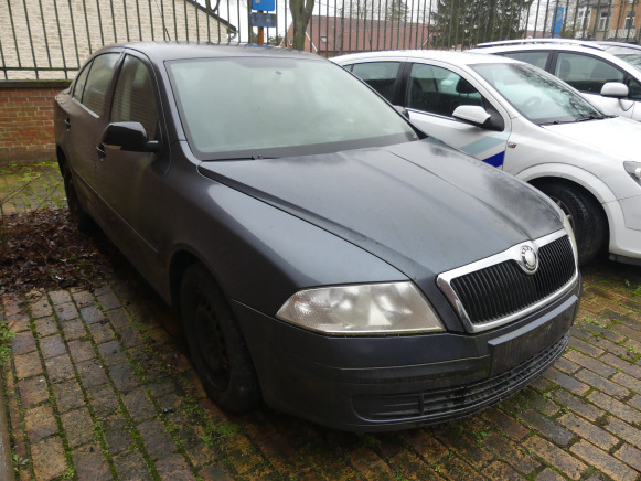 Voiture Skoda Octavia (2007-111.444 km) - Voiture: photos 2 Voiture Skoda Octavia (2007-111.444 km) - Voiture: photos 2