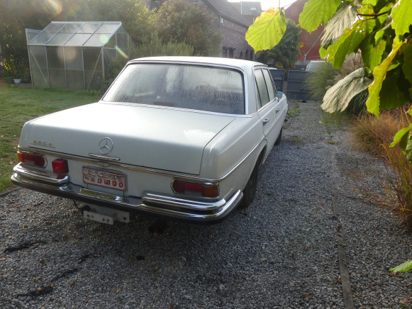Voiture ancêtre Mercedes-Benz 280S (1972-72.399 km)( Vin: 10801610091315) - Voiture: photos 4 Voiture ancêtre Mercedes-Benz 280S (1972-72.399 km)( Vin: 10801610091315) - Voiture: photos 4