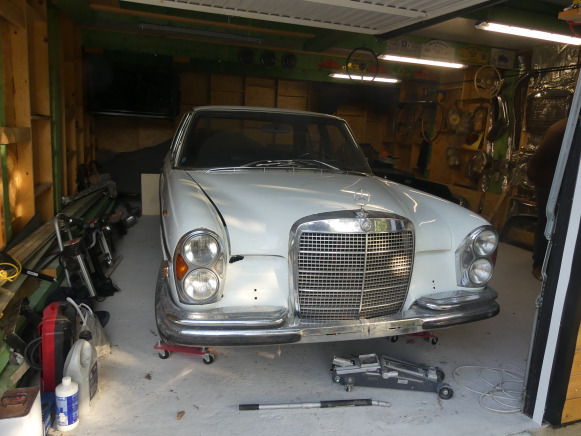 Voiture ancêtre Mercedes-Benz 280S (1972-83.435 km)(VIN: 10801610083599) - Voiture: photos 1 Voiture ancêtre Mercedes-Benz 280S (1972-83.435 km)(VIN: 10801610083599) - Voiture: photos 1