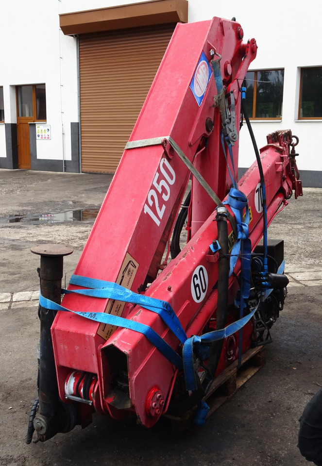 HMF 1250 K3 crane with remote control, 15 m, Funk, Ladekran, Kran PALFINGER - Grue auxiliaire: photos 3 HMF 1250 K3 crane with remote control, 15 m, Funk, Ladekran, Kran PALFINGER - Grue auxiliaire: photos 3