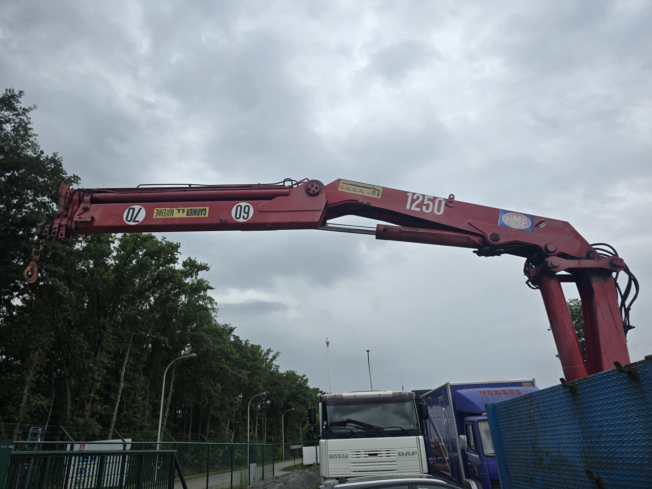 HMF 1250 K3 crane with remote control, 15 m, Funk, Ladekran, Kran PALFINGER - Grue auxiliaire: photos 4 HMF 1250 K3 crane with remote control, 15 m, Funk, Ladekran, Kran PALFINGER - Grue auxiliaire: photos 4