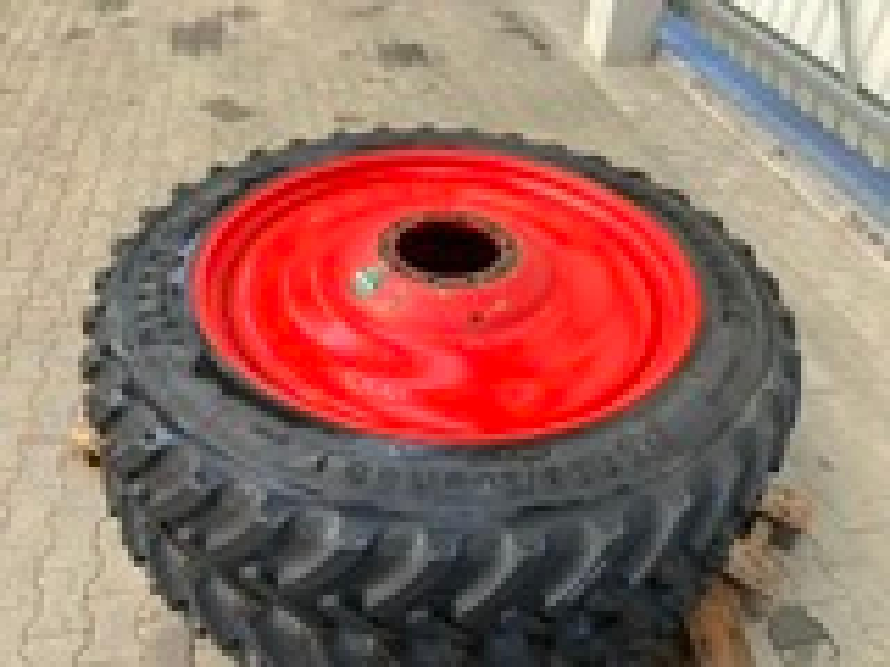 Alliance 320/105R50 - Pneu pour Machine agricole: photos 1 Alliance 320/105R50 - Pneu pour Machine agricole: photos 1