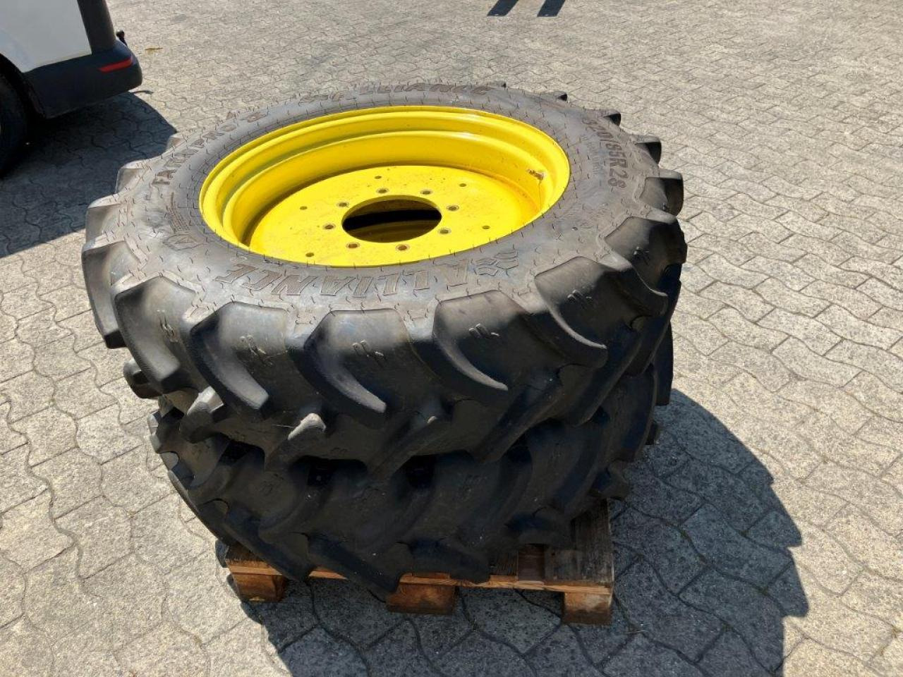 Alliance 320/85R28 - Pneu pour Machine agricole: photos 3 Alliance 320/85R28 - Pneu pour Machine agricole: photos 3