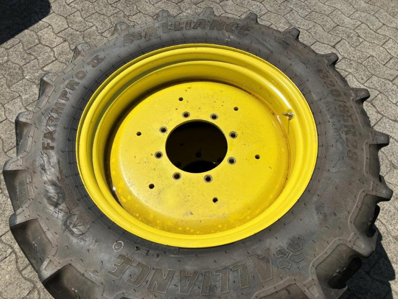 Alliance 320/85R28 - Pneu pour Machine agricole: photos 4 Alliance 320/85R28 - Pneu pour Machine agricole: photos 4