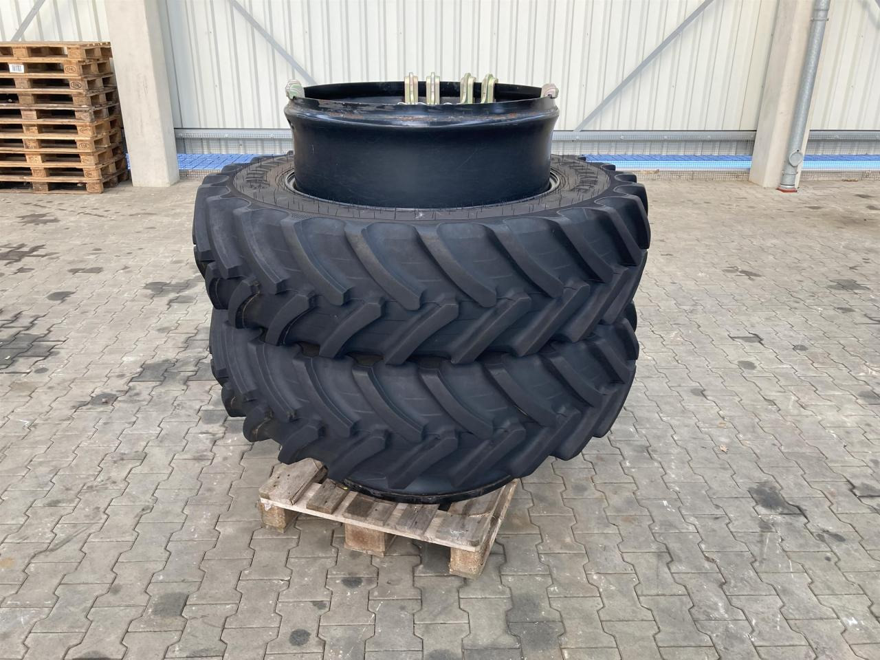 Alliance 380/85R34 - Pneu pour Machine agricole: photos 1 Alliance 380/85R34 - Pneu pour Machine agricole: photos 1
