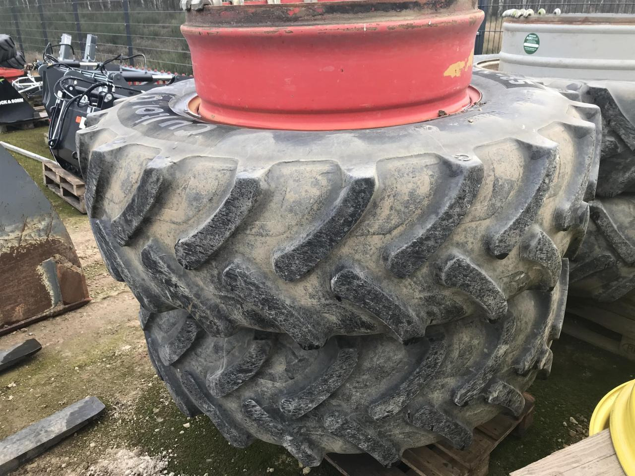Alliance 460/85R34 - Pneu pour Machine agricole: photos 2 Alliance 460/85R34 - Pneu pour Machine agricole: photos 2