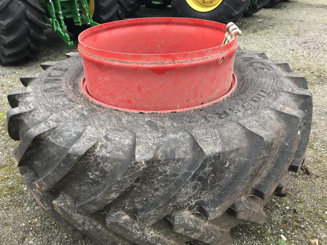 Alliance 710/75R42 - Pneu pour Machine agricole: photos 2 Alliance 710/75R42 - Pneu pour Machine agricole: photos 2