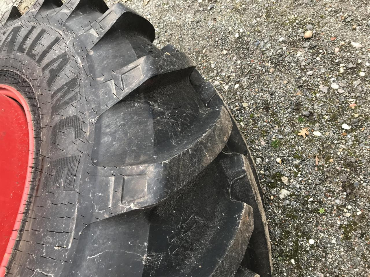 Alliance 710/75R42 - Pneu pour Machine agricole: photos 5 Alliance 710/75R42 - Pneu pour Machine agricole: photos 5