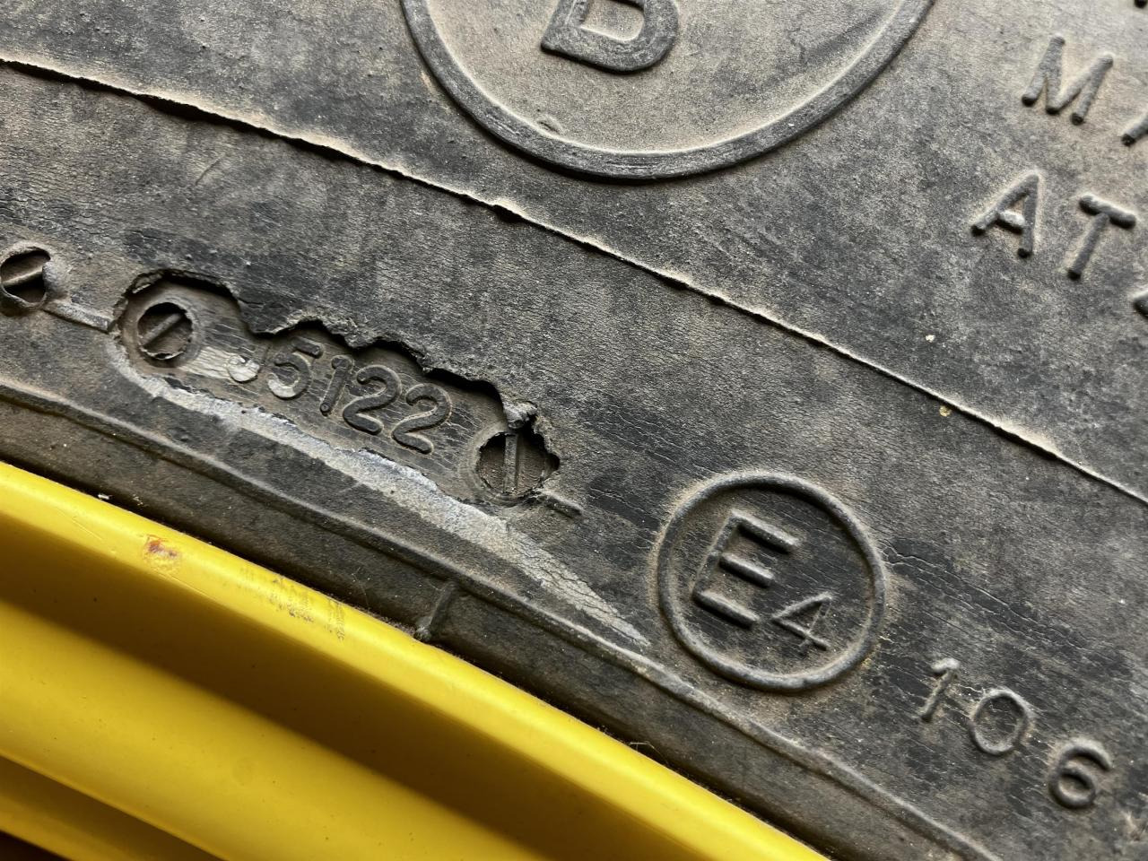 BKT 270/95R32 - Pneu pour Machine agricole: photos 5 BKT 270/95R32 - Pneu pour Machine agricole: photos 5