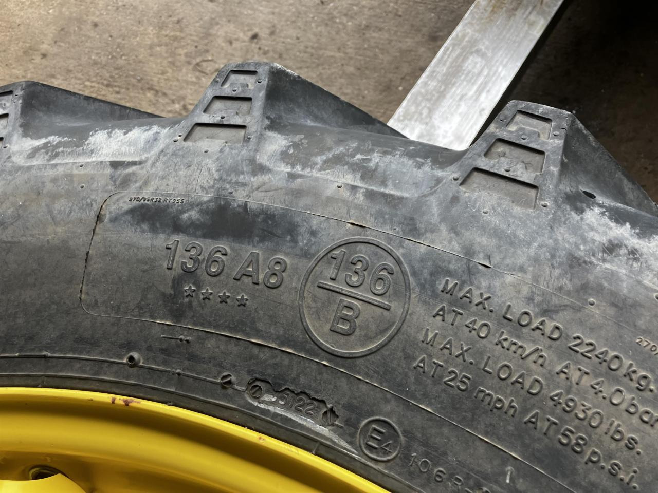 BKT 270/95R32 - Pneu pour Machine agricole: photos 4 BKT 270/95R32 - Pneu pour Machine agricole: photos 4