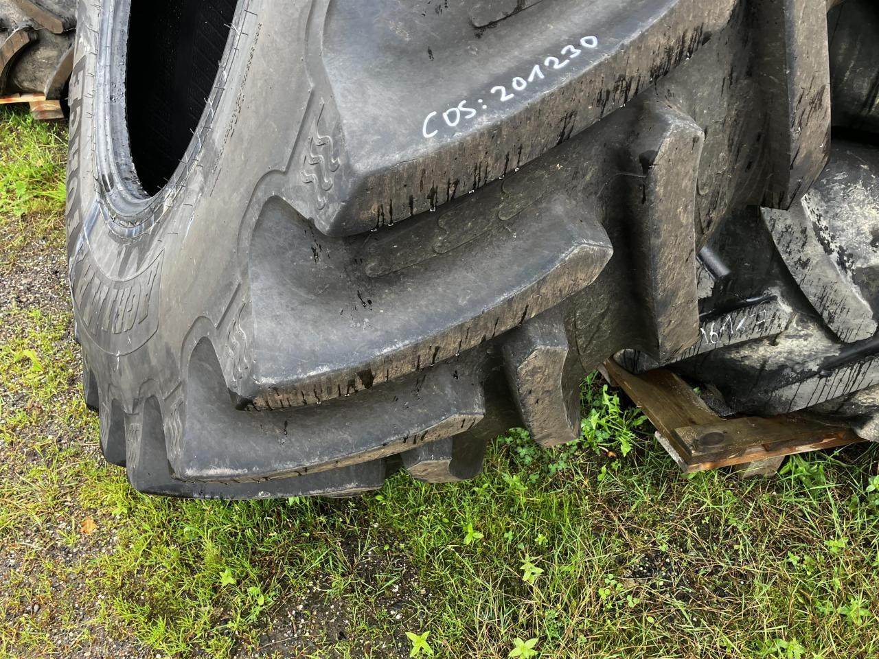 BKT 650/85R42 IF - Pneu pour Machine agricole: photos 4 BKT 650/85R42 IF - Pneu pour Machine agricole: photos 4